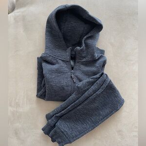 Uniqlo sweatshirt and sweatpants matching set. Charcoal gray heather. Size 7-8.
